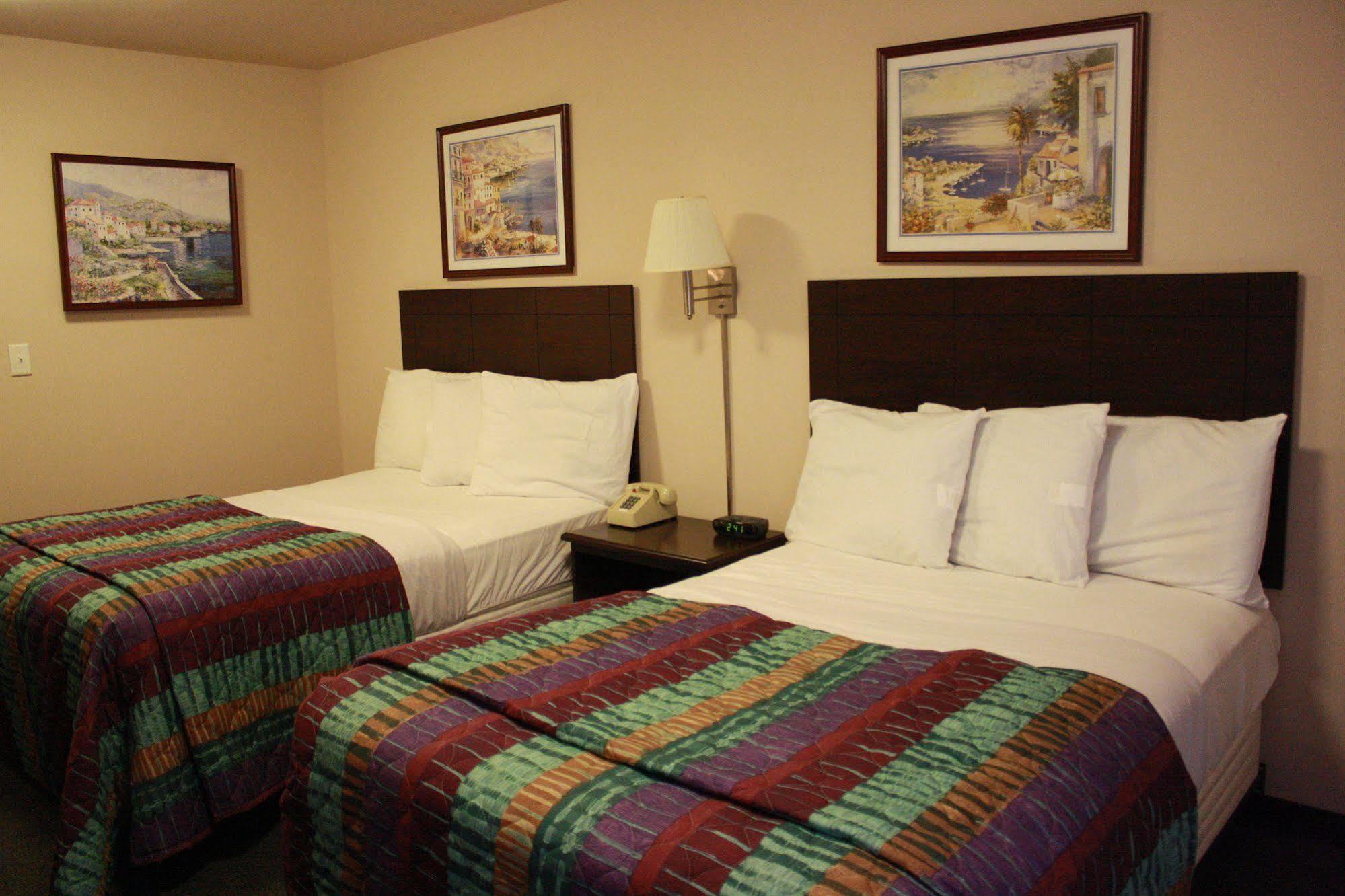 Intown Suites Extended Stay Newport News Va - City Center Zimmer foto